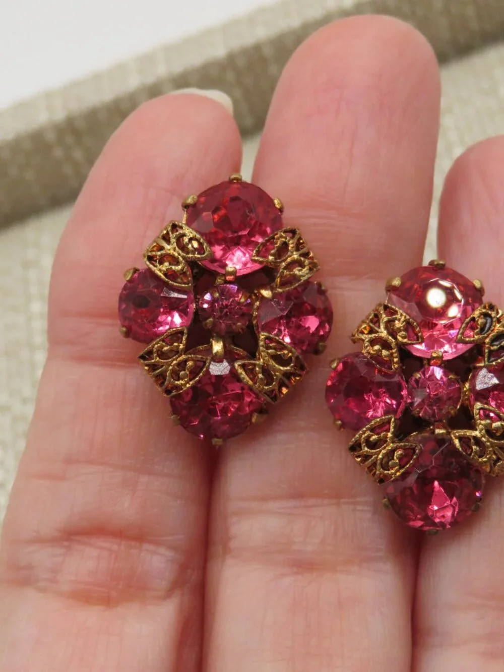 Vintage Pink Czech Glass Gold Tone Filigree Accent Screw Back Earrings - Picture 9 of 9